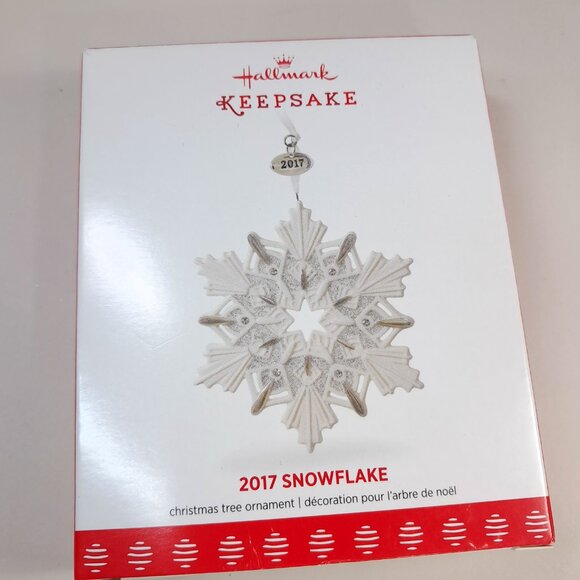 Hallmark 2017 Snowflake Ornament Porcelain white & box Ruth Donikowski Christmas - Picture 7 of 9